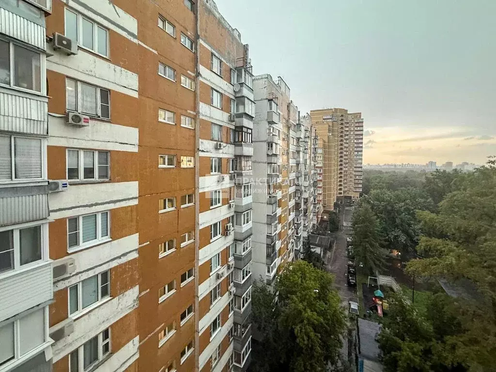 Продается 3-комнатная квартира - Фото 1