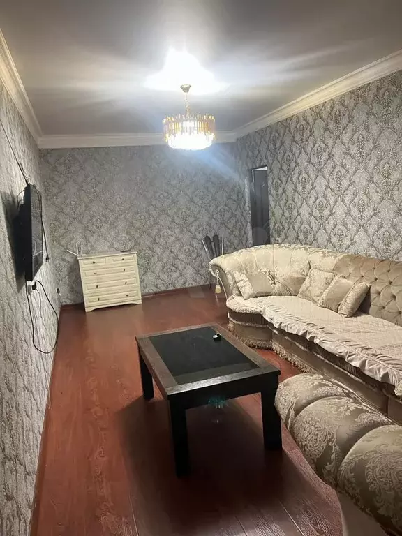 2-к. квартира, 68 м, 2/8 эт. - Фото 0