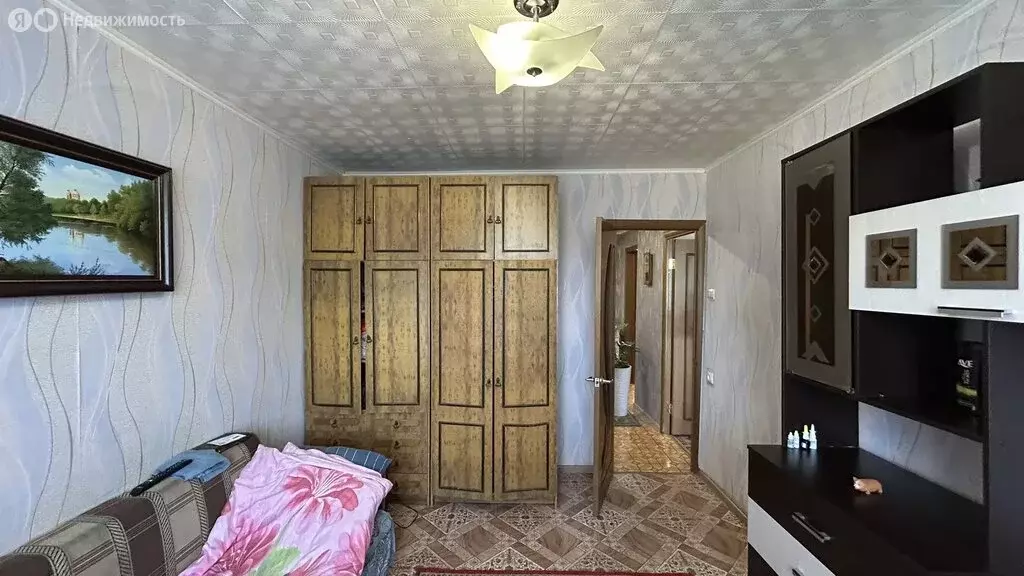 4-комнатная квартира: посёлок городского типа Белые Берега, улица ... - Фото 1