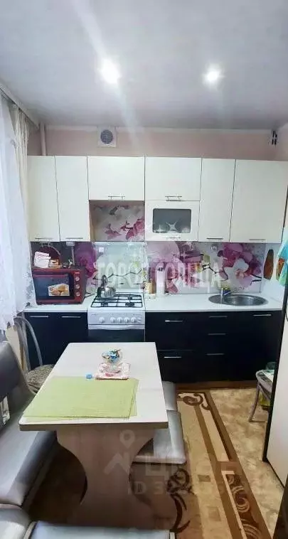 3-к кв. Омская область, Омск Заозерный мкр, просп. Менделеева, 24Б ... - Фото 0