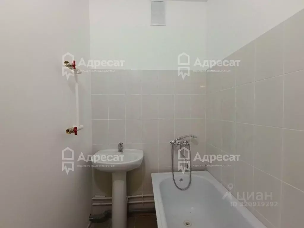 2-к кв. Волгоградская область, Волгоград ул. Ломоносова, 87 (46.9 м) - Фото 1