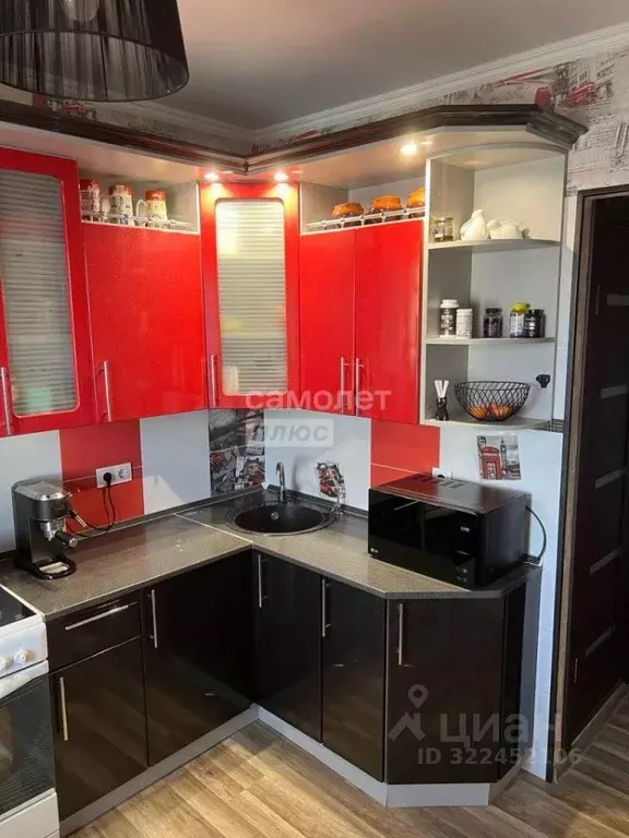 2-к кв. Омская область, Омск ул. Кирова, 20 (65.7 м) - Фото 1