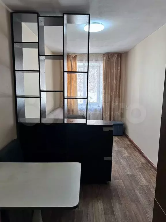 Комната 13 м в 8-к., 2/4 эт. - Фото 0