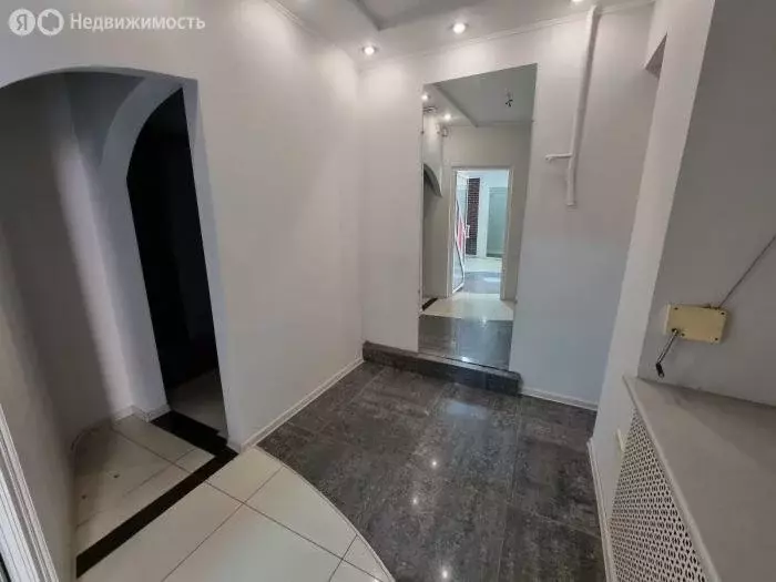 5-комнатная квартира: Симферополь, улица Жуковского, 24к1 (96 м) - Фото 0