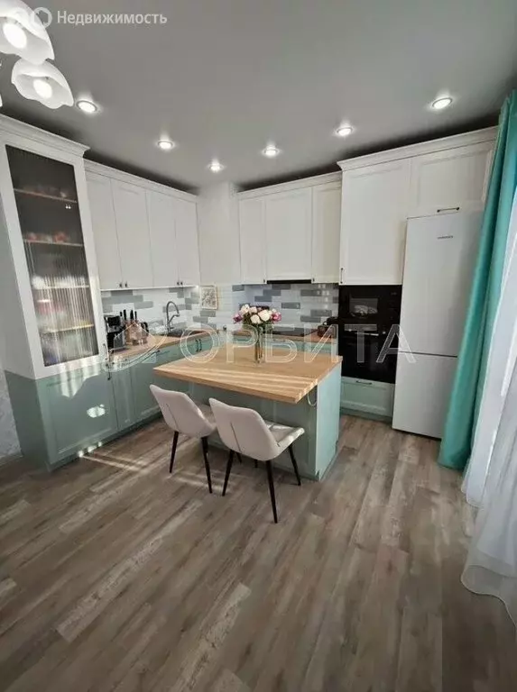 2-комнатная квартира: Тюмень, улица Парада Победы, 17 (53.5 м) - Фото 2