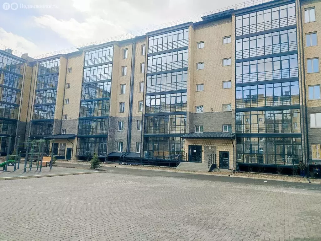1-комнатная квартира: Абакан, улица Авиаторов, 1В/2 (45 м) - Фото 1
