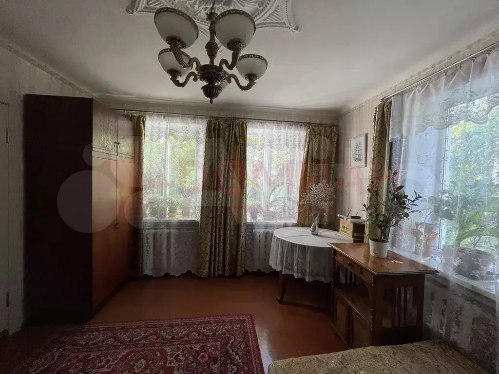 4-к. квартира, 60 м, 1/1 эт. - Фото 1
