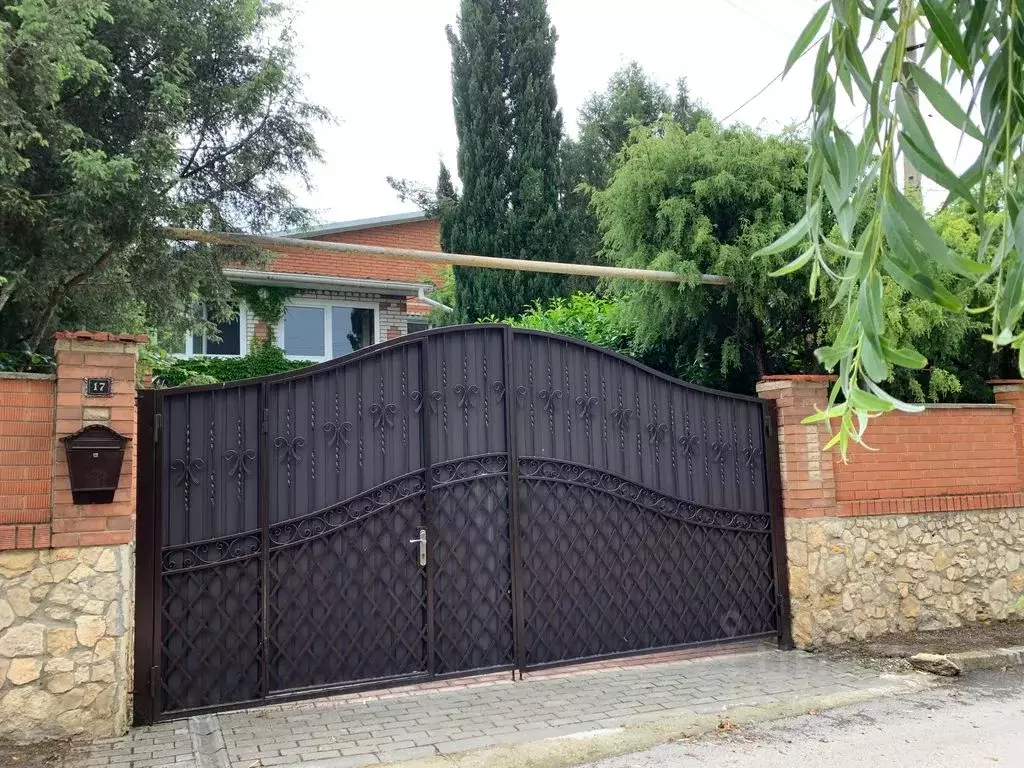 Дом в Крым, Бахчисарайский район, Тенистовское с/пос, с. Айвовое ул. ... - Фото 1