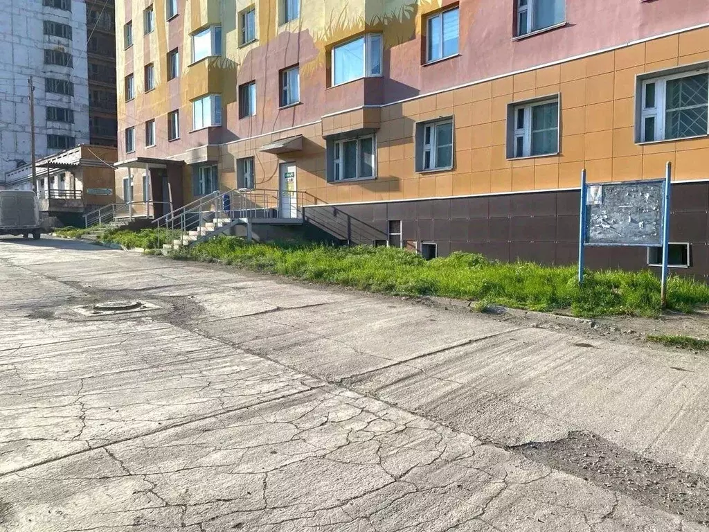 Помещение свободного назначения в Магаданская область, Омсукчан пгт ... - Фото 1
