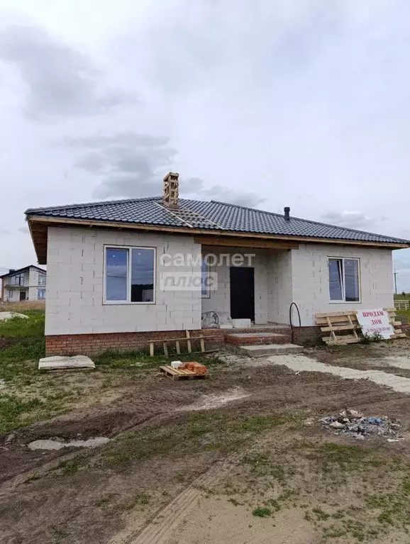 Дом в Курская область, Курский район, Моковский сельсовет, д. 1-я ... - Фото 0