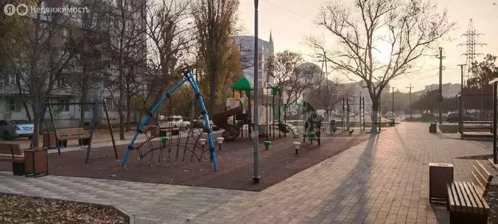 3-комнатная квартира: Махачкала, улица Абубакарова, 98 (76 м) - Фото 1