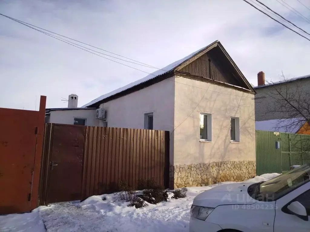 Дом в Саратовская область, Энгельс ул. Чапаева, 121 (64 м) - Фото 1