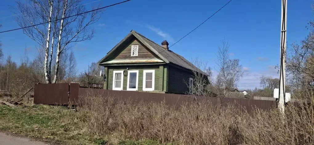 Дом в Новгородская область, Малая Вишера ул. Комиссара Дмитриева, 18 ... - Фото 1