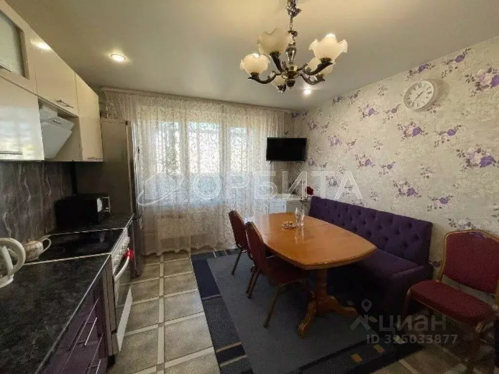 3-к кв. Тюменская область, Тюмень ул. Федюнинского, 62к2 (92.5 м) - Фото 2