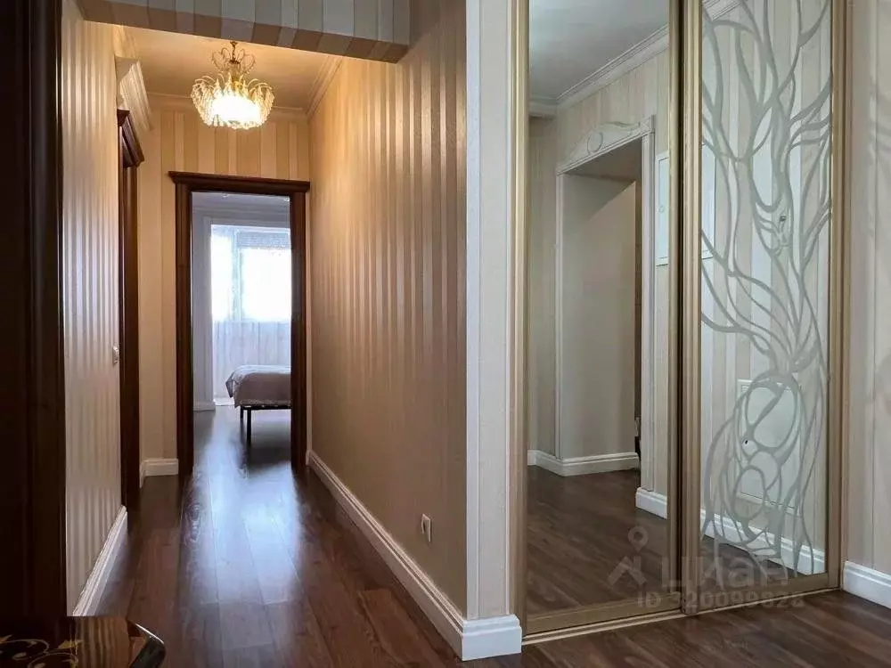5-к кв. Иркутская область, Иркутск Байкальская ул., 202/4 (200.0 м) - Фото 1