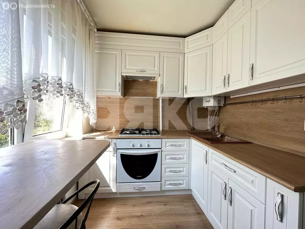 3-комнатная квартира: Тула, улица Седова, 39Б (56 м) - Фото 0
