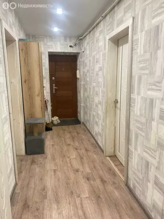 3-комнатная квартира: Великий Новгород, Державинский район, улица ... - Фото 1