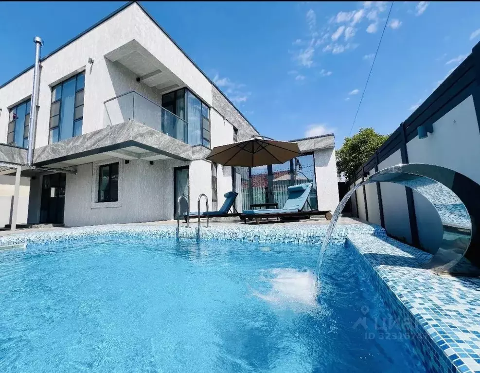 Дом в Краснодарский край, Сочи Адлер жилрайон, ул. Крупской (250 м) - Фото 1