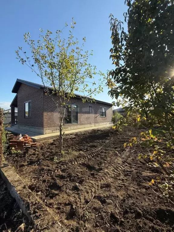 Дом в Адыгея, Майкопский район, Краснооктябрьское с/пос, пос. ... - Фото 1