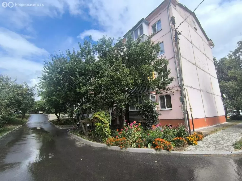 3-комнатная квартира: Бирюч, Красная улица, 9 (70.8 м) - Фото 1