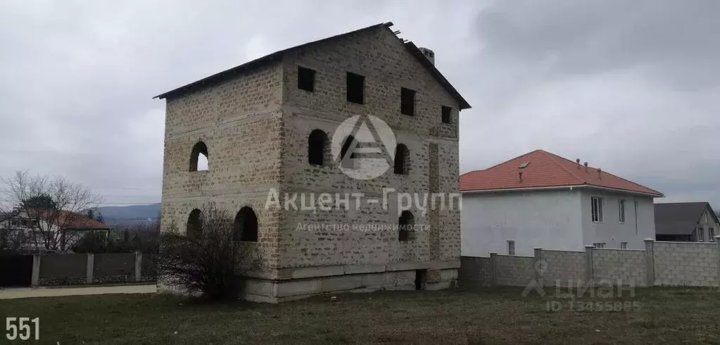 Дом в Севастополь с. Орлиное, ул. Полевая, 22 (300 м) - Фото 1