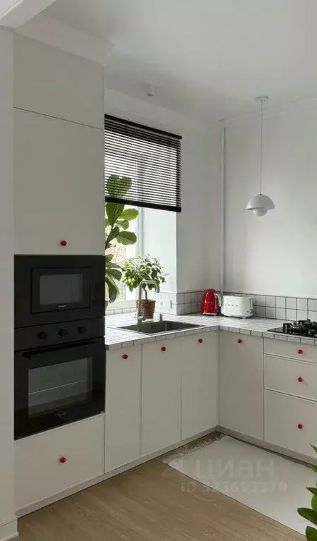 2-к кв. Свердловская область, Екатеринбург ул. Бажова, 125 (43.3 м) - Фото 1