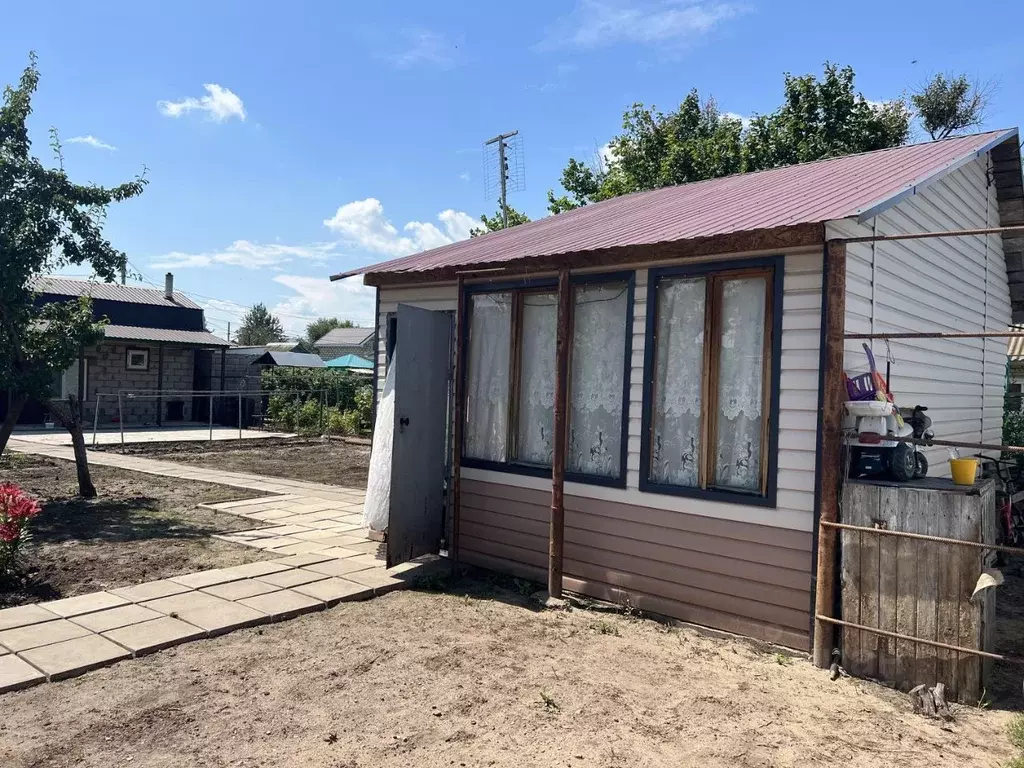 Дом в Саратовская область, Балаковский район, Натальинское ... - Фото 1