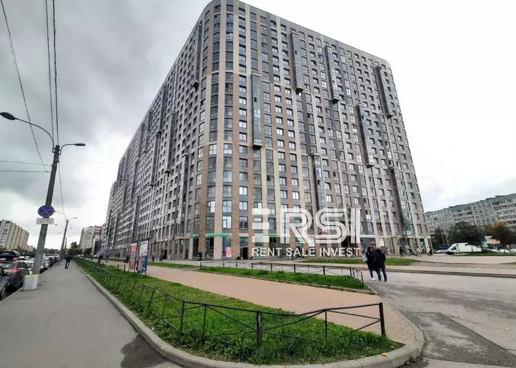 Купить ПСН 330 метров с витринами, новым ремонтом - Фото 0