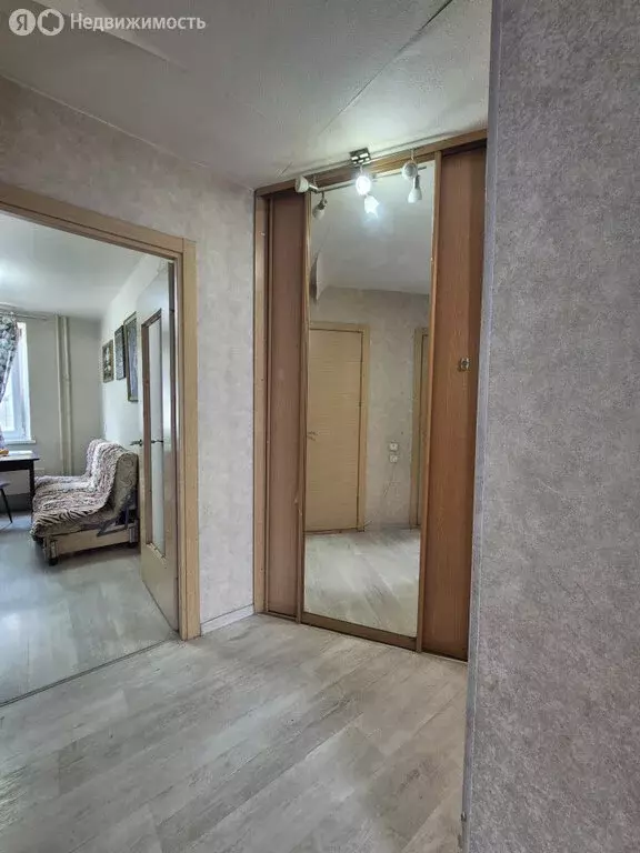 3-комнатная квартира: Екатеринбург, улица Викулова, 46Б (59 м) - Фото 1