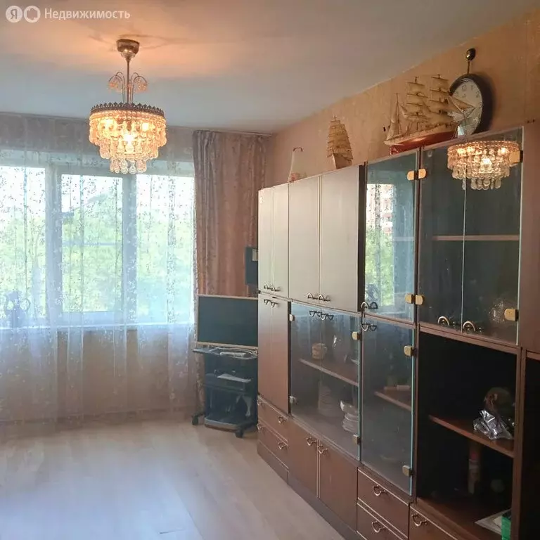 3-комнатная квартира: Челябинск, улица Братьев Кашириных, 106 (64.8 м) - Фото 1