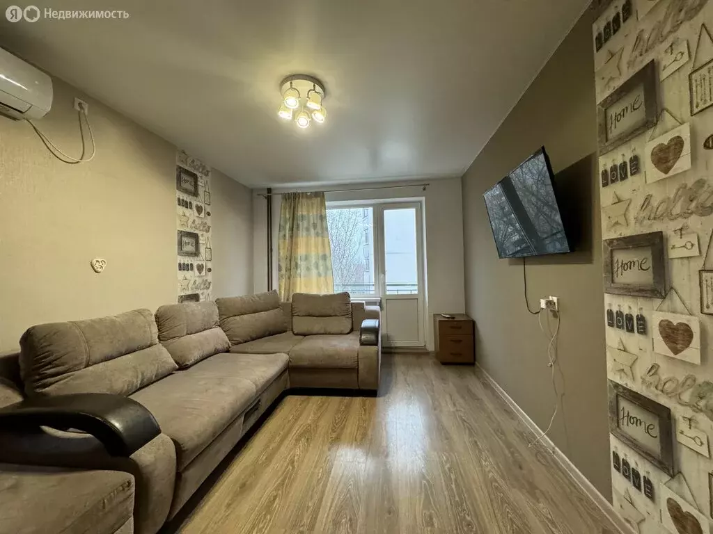 3-комнатная квартира: Ростов-на-Дону, улица Содружества, 39/1 (65 м) - Фото 1