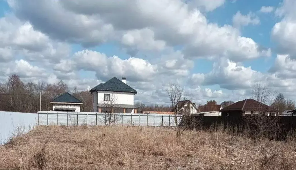 Участок в Московская область, Лосино-Петровский городской округ, д. ... - Фото 1