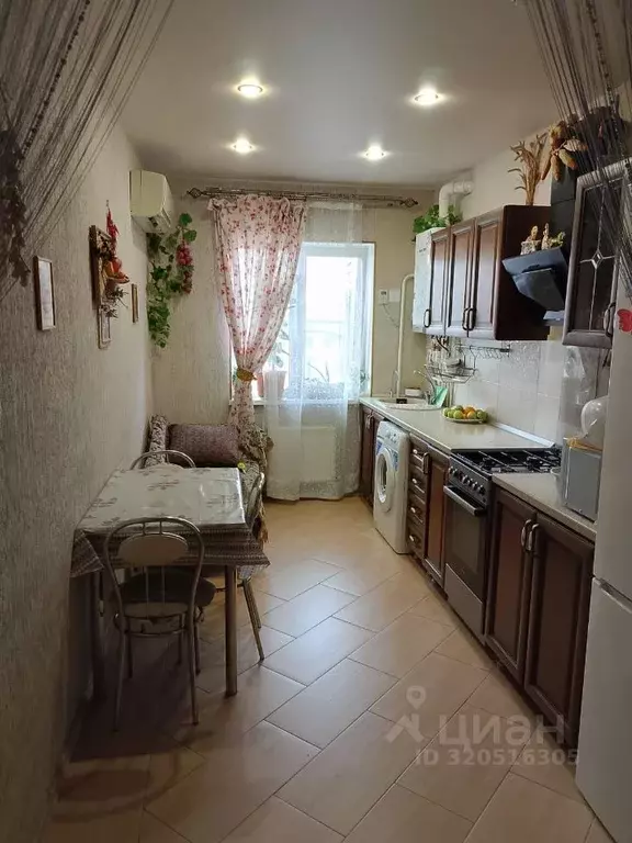 2-к кв. Адыгея, Тахтамукайский район, Старобжегокайское с/пос, Новая ... - Фото 1