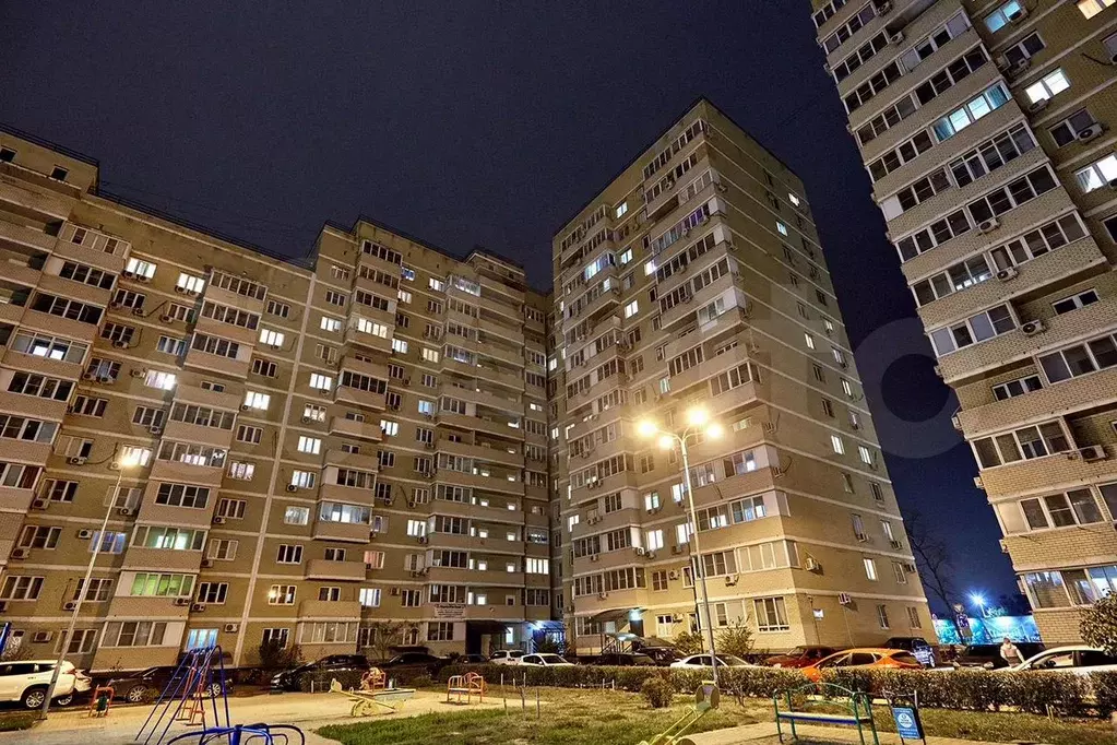 2-к. квартира, 65 м, 1/11 эт. - Фото 1