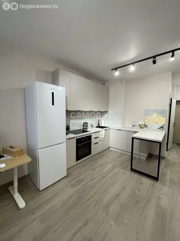 Квартира-студия: Екатеринбург, улица Азина, 22/7 (28.3 м) - Фото 1