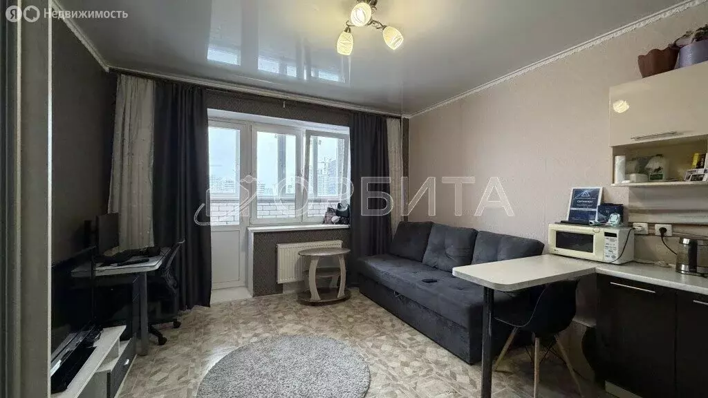 Квартира-студия: Тюмень, улица Мельникайте, 2к8 (24.2 м) - Фото 1