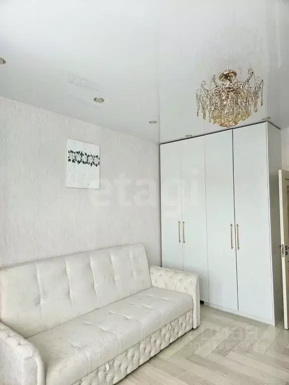 2-к кв. Ямало-Ненецкий АО, Новый Уренгой Сибирская ул., 55 (56.4 м) - Фото 0