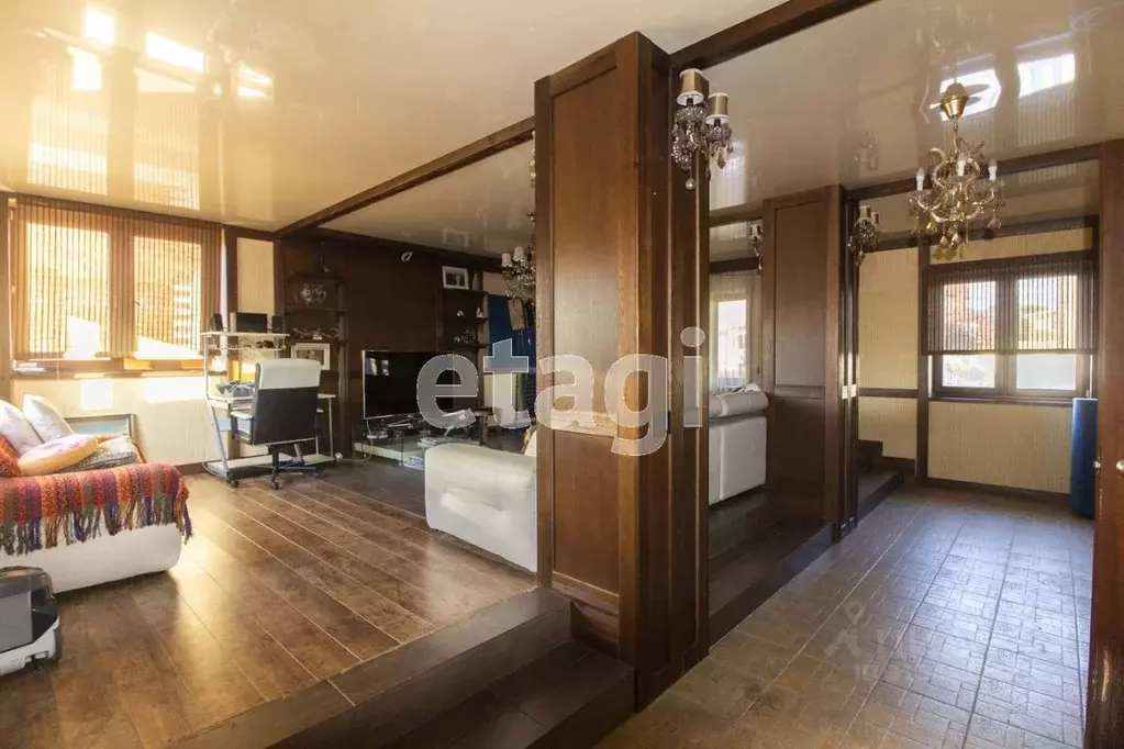 Дом в Свердловская область, Нижний Тагил 4-й проезд, 4 (400 м) - Фото 1