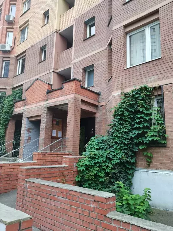 Продается 3-комнатная квартира - Фото 1