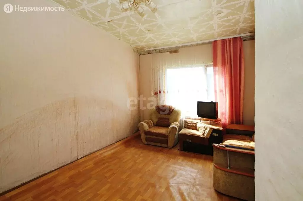 Квартира-студия: Ялуторовск, улица Свердлова, 175 (20 м) - Фото 0
