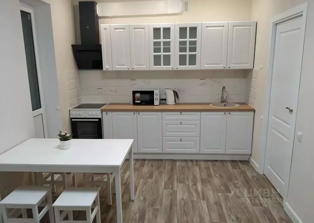 1-к кв. Татарстан, Казань ул. Рауиса Гареева, 103 (37.0 м) - Фото 0