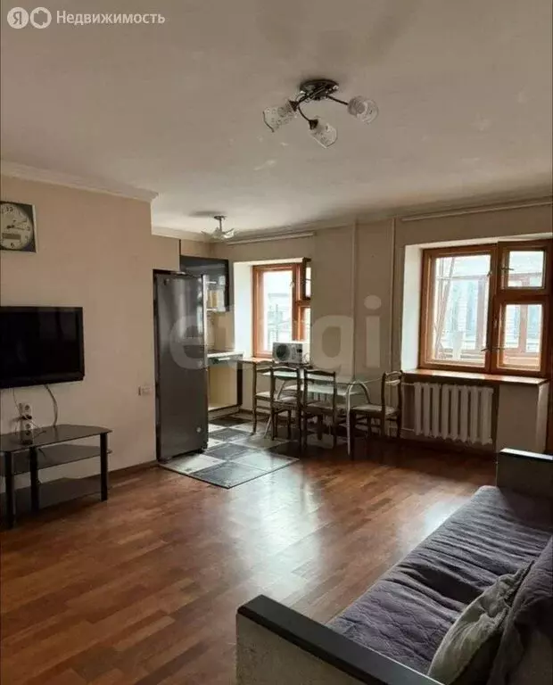 3-комнатная квартира: Тюмень, улица Дзержинского, 31 (57 м) - Фото 0