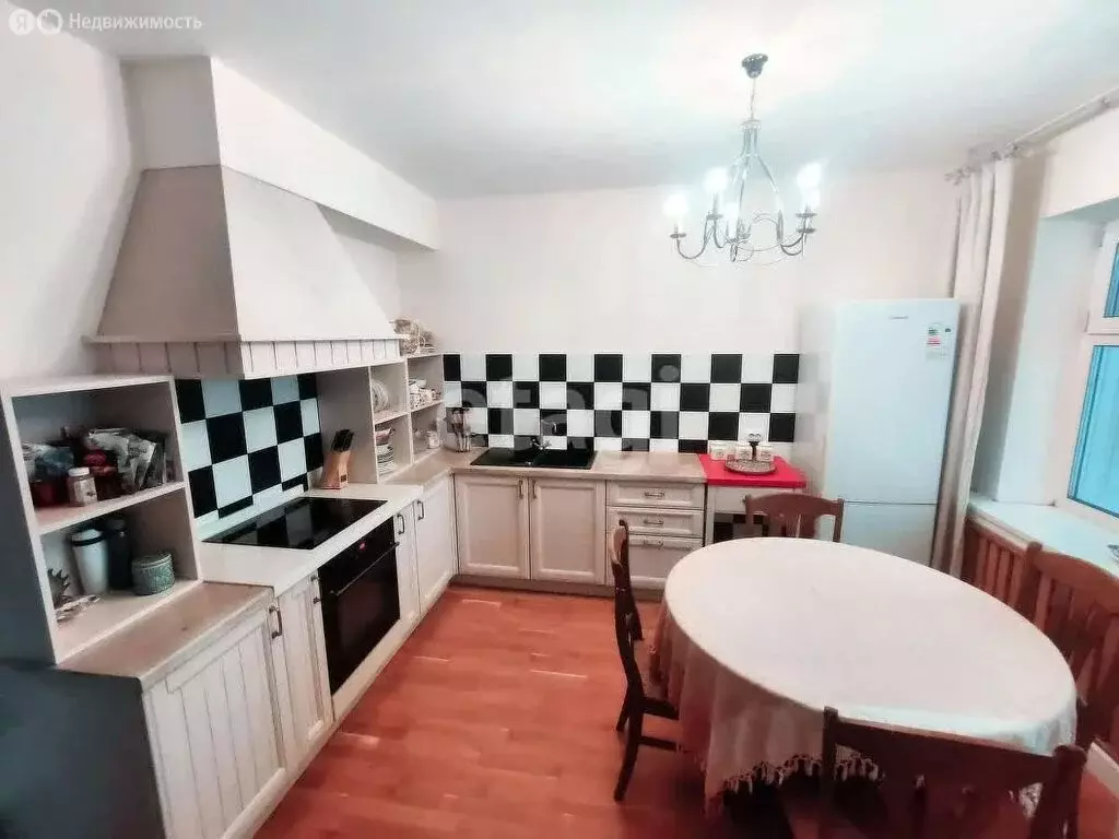 3-комнатная квартира: Якутск, улица Дзержинского, 34/2 (86.8 м) - Фото 1