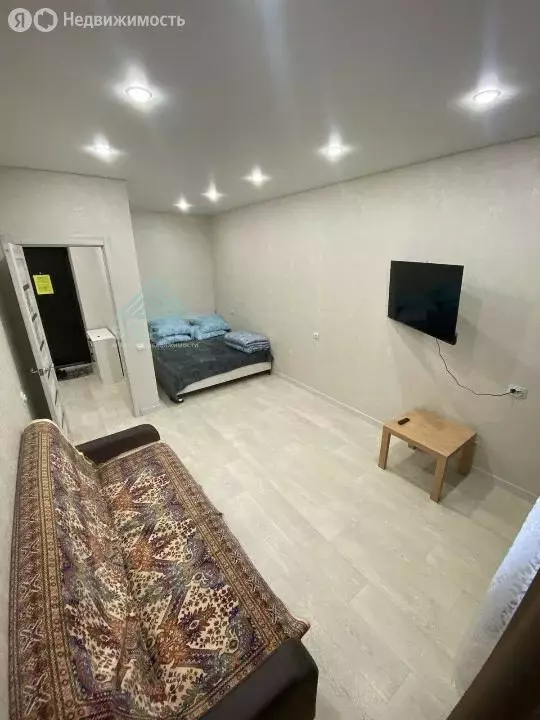 Квартира-студия: Абакан, улица Генерала Тихонова, 6 (45 м) - Фото 1