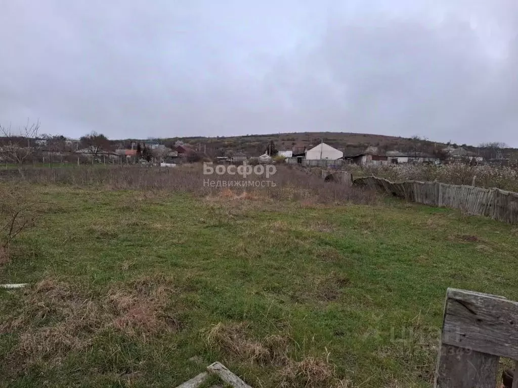 Участок в Крым, Феодосия муниципальный округ, с. Виноградное ул. ... - Фото 1