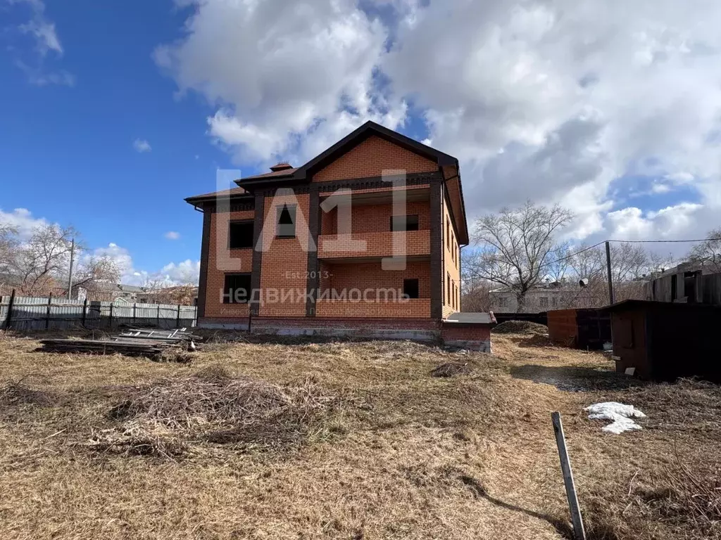 Дом в Челябинская область, Копейск ул. Тореза, 8 (600 м) - Фото 1