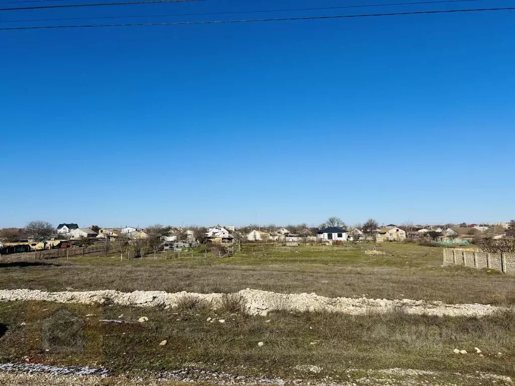 Участок в Крым, Сакский район, с. Суворовское ул. Спутниковая, 18 (8.0 ... - Фото 1