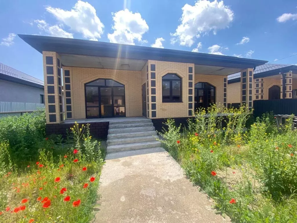 Дом в Ставропольский край, Ессентуки Северный мкр,  (150 м) - Фото 1