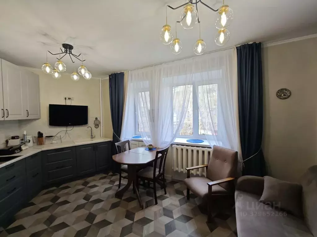 3-к кв. Алтай, Горно-Алтайск ул. Улагашева, 4 (78.4 м) - Фото 2