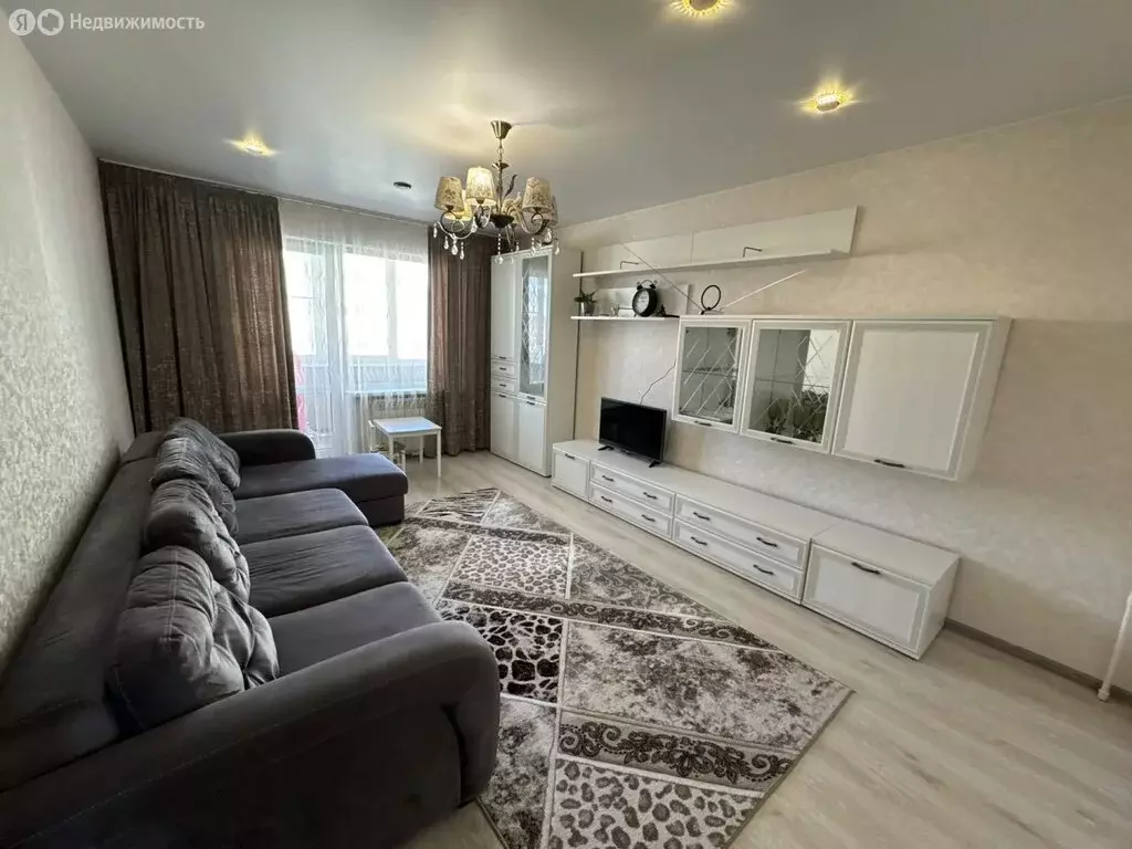 3-комнатная квартира: Алапаевск, улица Николая Островского, 4к2 (67.2 ... - Фото 1